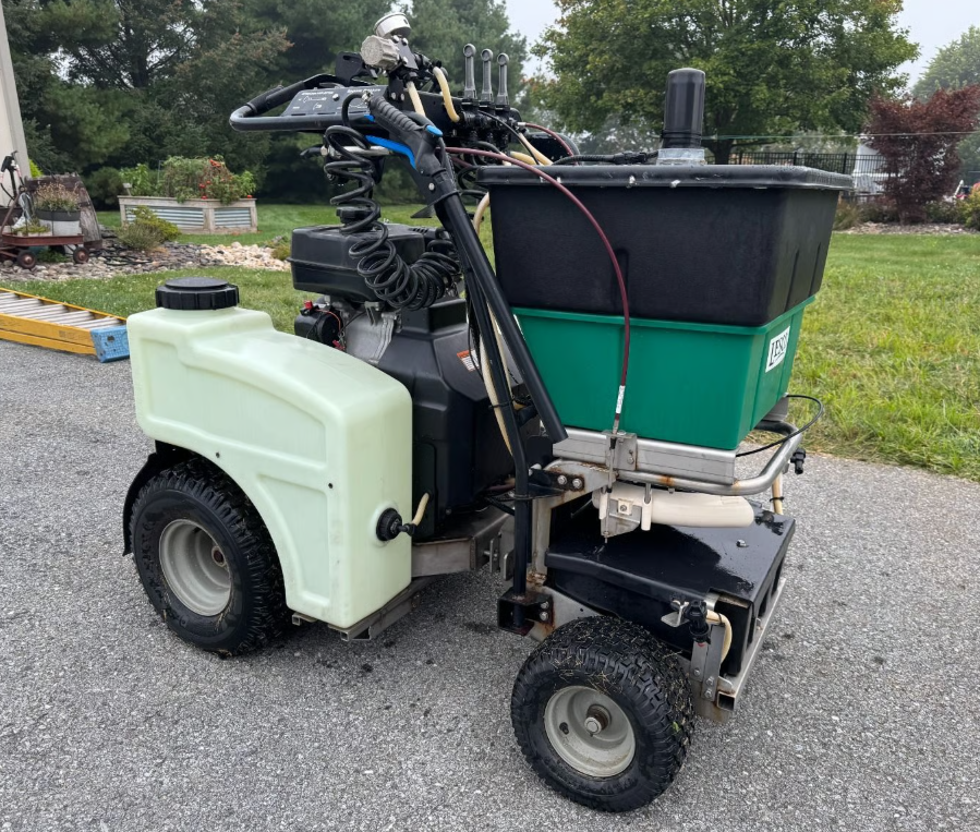 Lesco Chariot SPX esparcidor stand-on Subaru - Imagen 3